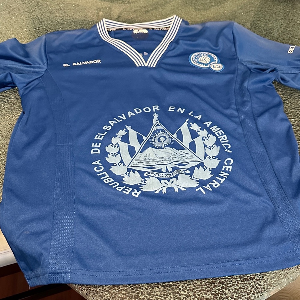 El Salvador Blue Soccer Jersey with Crest